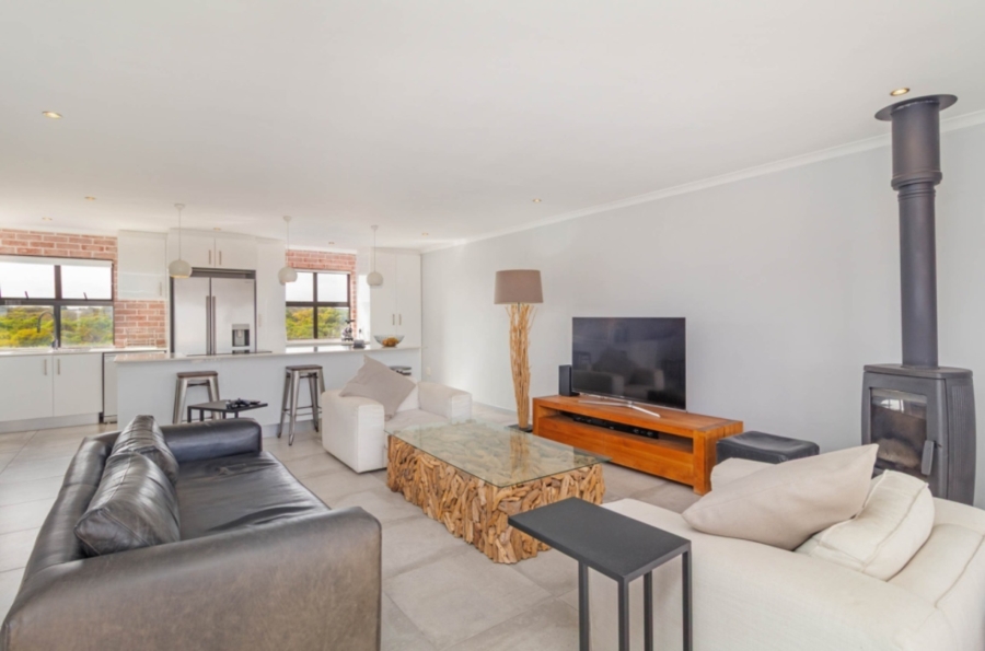 To Let 3 Bedroom Property for Rent in Bloubergstrand Western Cape